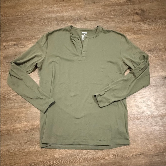 True Classic Men's Henley Shirt 3-Pack - Gray, Dark Gray, Olive - Picture 4 of 5